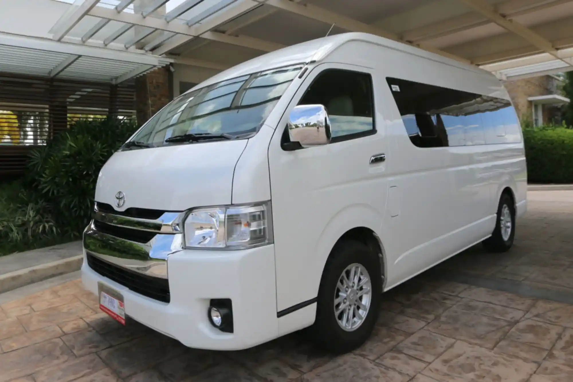 Can I Rent a 14-Seater Van in Dubai with a Driver