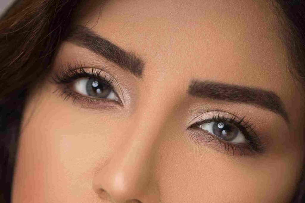 Top Eyebrow Trends and Shaping Tips